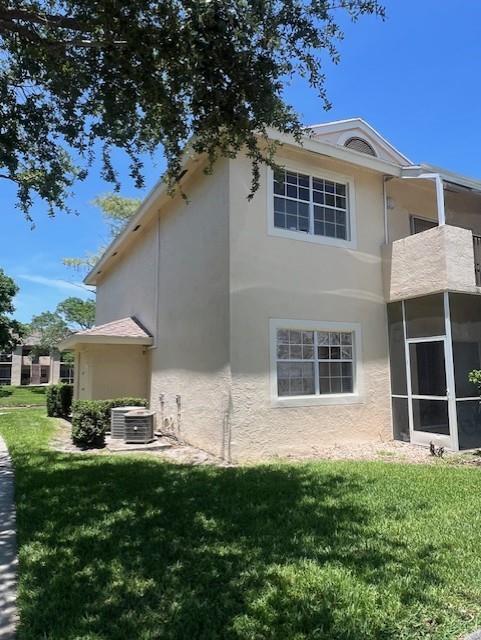 Foto del edificio - 611 Cypress Lake Blvd
