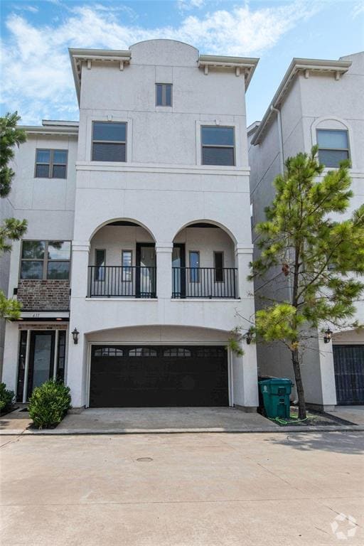 Building Photo - 611 Mazal Ln