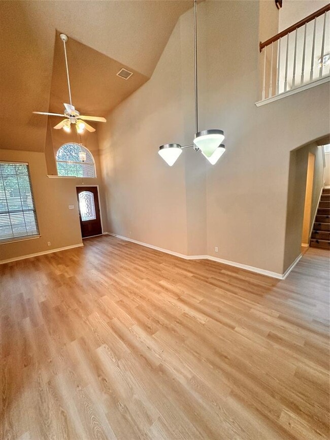 Building Photo - 6617 Debcoe Dr