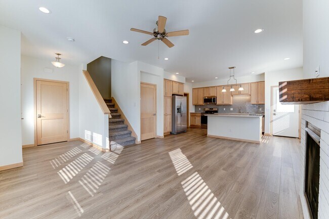 Building Photo - 3630 Angelus Wy