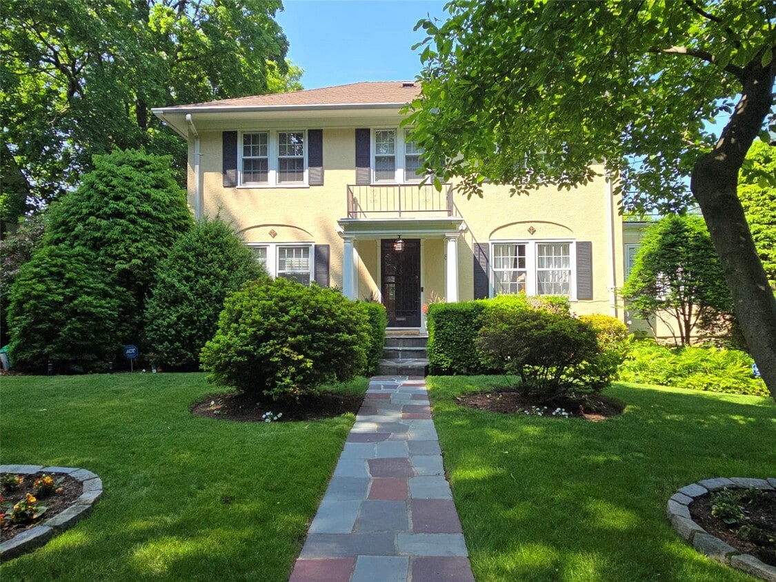 Primary Photo - 89 Park Dr