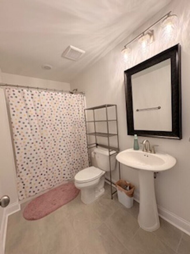 Foto del edificio - Available May!