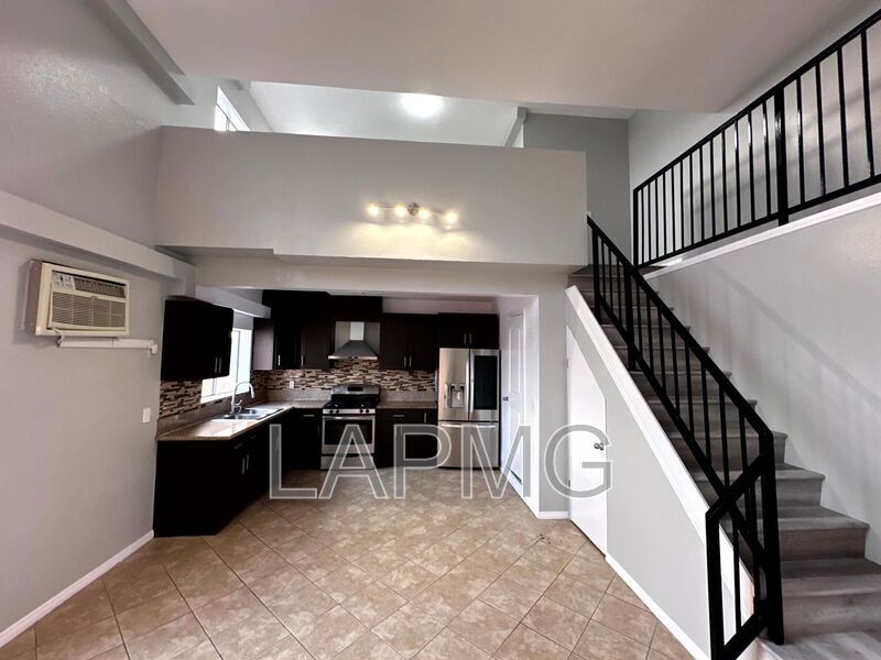 Photo - 432 N Kingsley Dr.