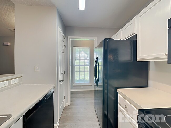 Building Photo - 8118 Bella Vista Ct