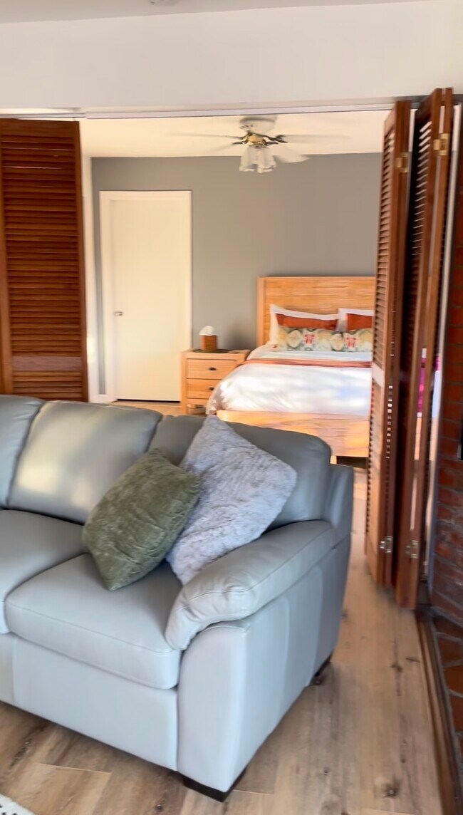 Building Photo - 2807 Pelham Pl