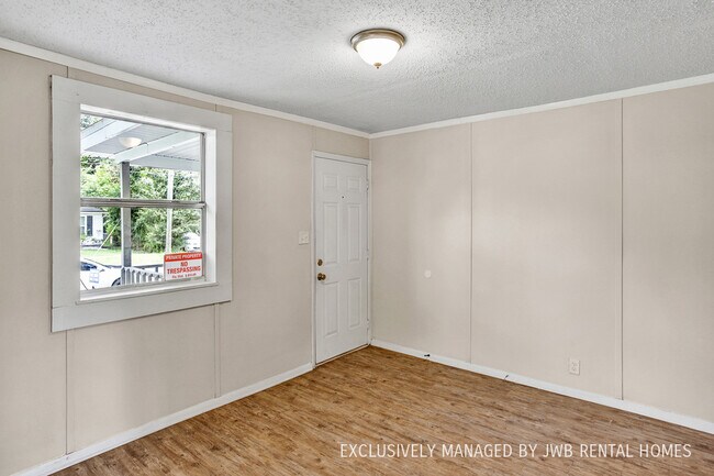 Building Photo - 3112 Rosselle St
