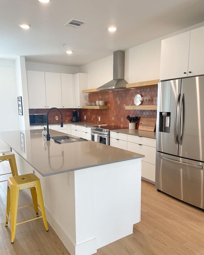 Foto del edificio - 2709 E 5th St.