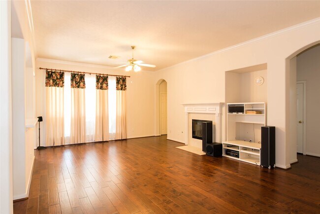 Foto del edificio - 9115 Sunny Ridge Dr