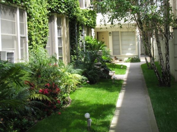 Foto del edificio - 140 N Hamilton Dr