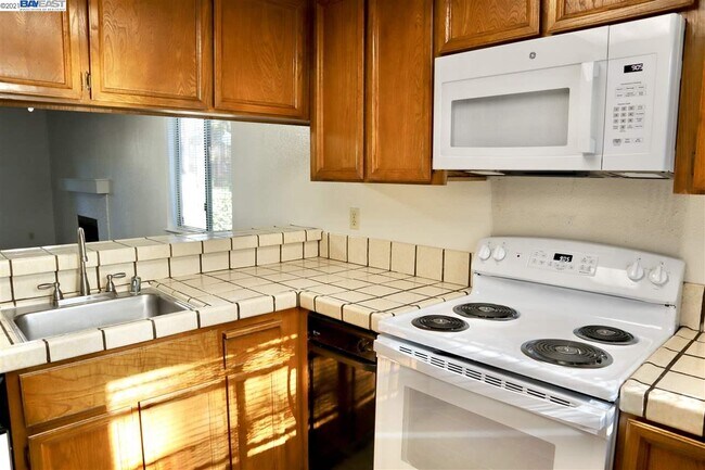 Building Photo - 6300 Joaquin Murieta Ave