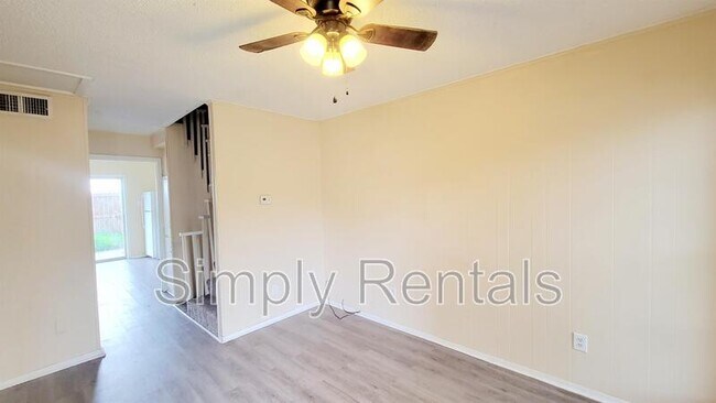 Foto del edificio - 400 Bill Bradford Rd