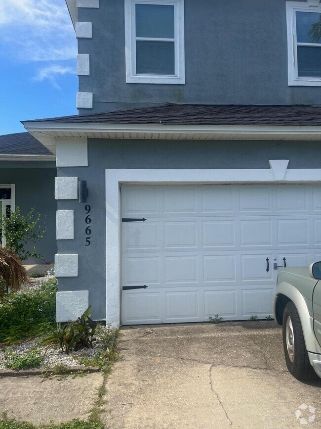 Building Photo - 9665 Leeward Way