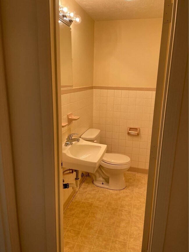 Foto del edificio - 228.5 S Porter Dr