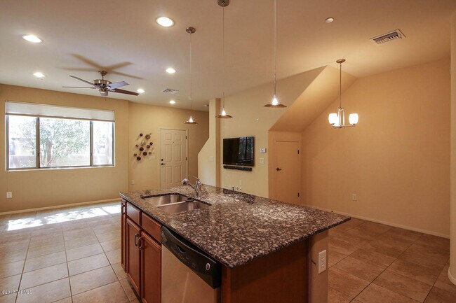 Building Photo - 2400 E Emerald Moon Dr