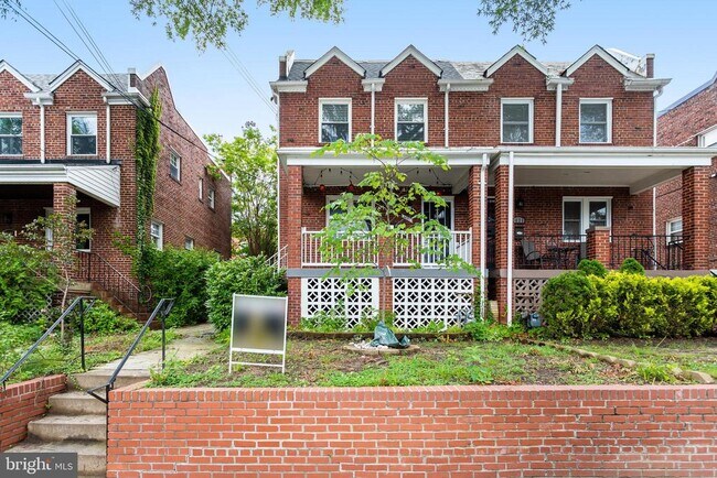 Foto del edificio - 4627 12th St NE