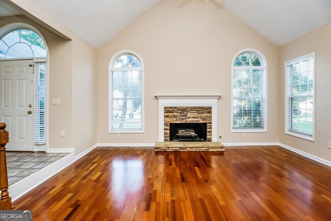 Building Photo - 6857 Robinwood Trail
