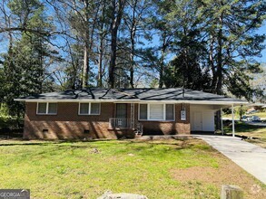 Building Photo - 2673 Fairlane Dr SE