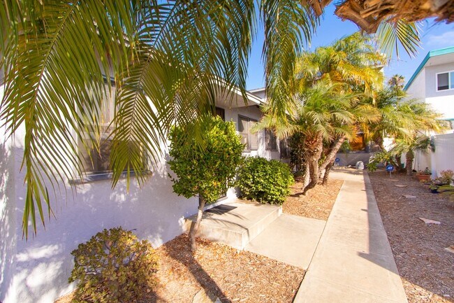 Foto del edificio - Charming 1 Bed/1 Bath - Just One Block from the Ocean in North Pacific Beach!