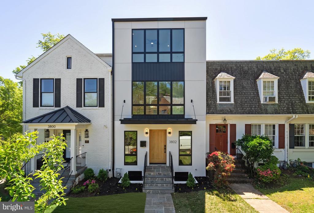 Foto principal - 3802 T St NW