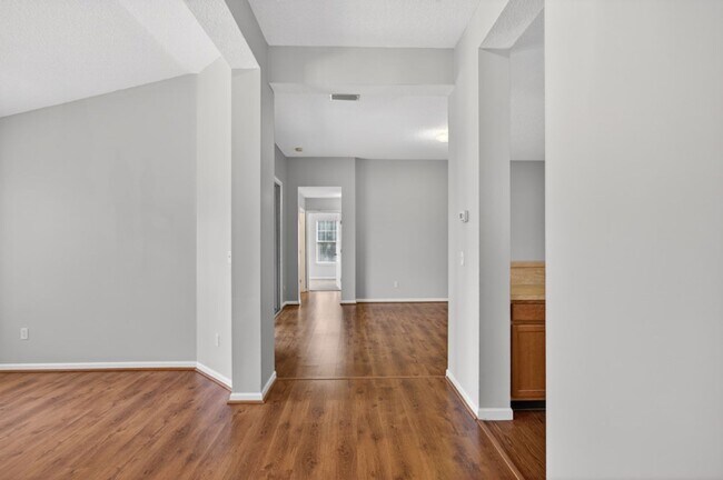 Foto del edificio - Eagle Harbor Townhome