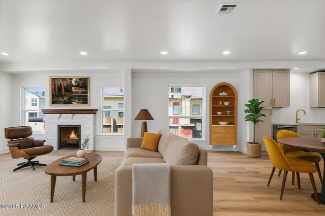 Building Photo - 514 Voorhies St