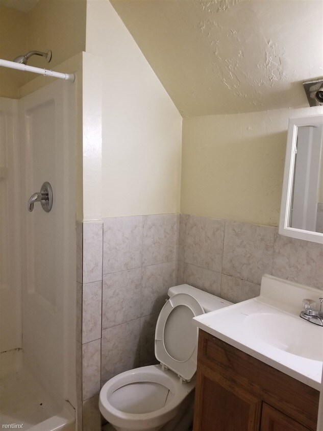 Building Photo - Studio, 1 bath  - 104 Sherman Ave 7