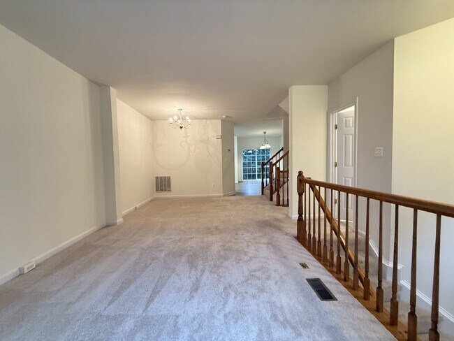Building Photo - Exquisite Townhome in The Grove at Huntley Meadows