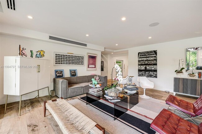 Building Photo - 79 Shore Dr E