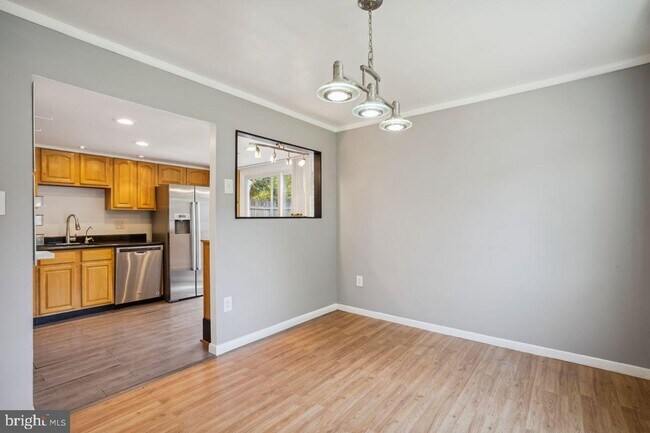 Building Photo - 1009 Saber Ln
