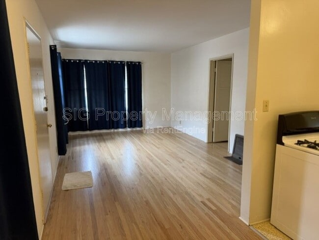 Building Photo - 2341 Florencita Dr W