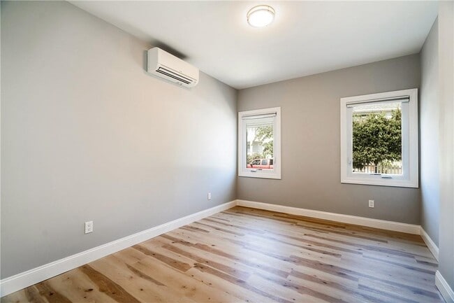 Building Photo - 382 Midland Ave