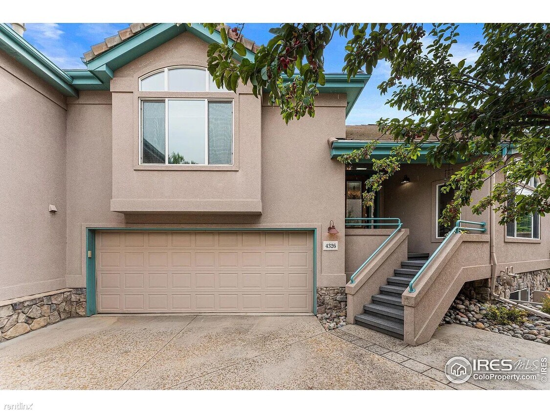 Primary Photo - 3 br, 2.5 bath Townhome - 4326 Clay Common...