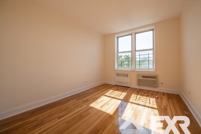Foto del edificio - 3310 Nostrand Ave.