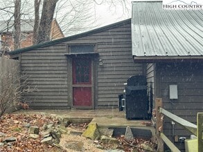 Building Photo - 10882 NC-105