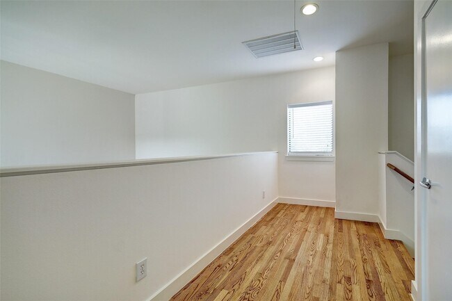 Foto del edificio - 2202 Bastrop St