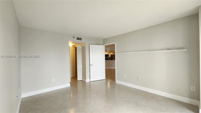 Foto del edificio - 2351 Douglas Rd