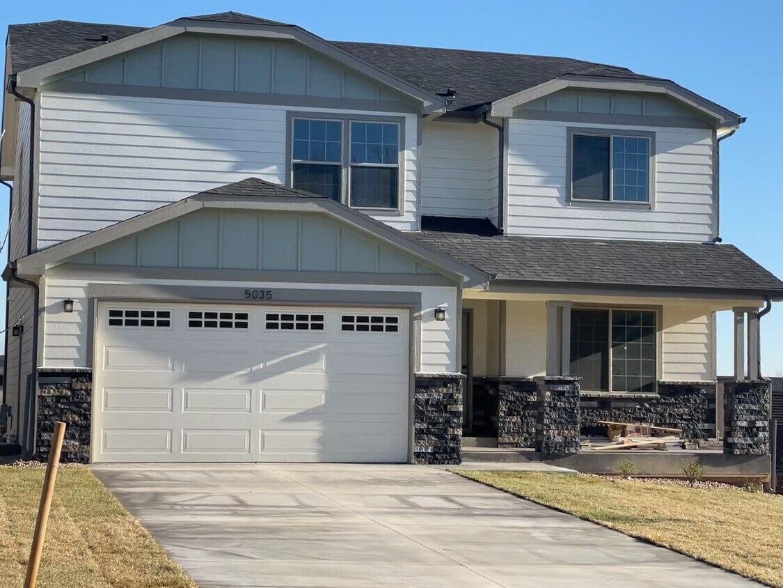 Brand New Built 2 story - 5035 Grosbeak St