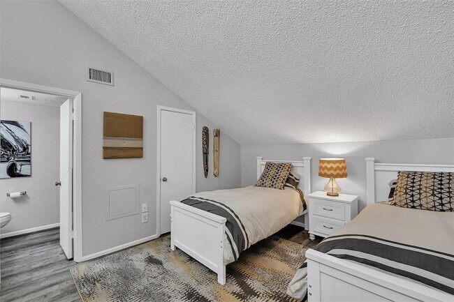 Foto del edificio - 12900 Walden Rd