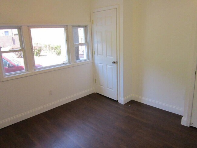 Photo - 141 S 12th St Apartment