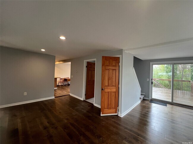 Building Photo - 19 Birchwood Ave