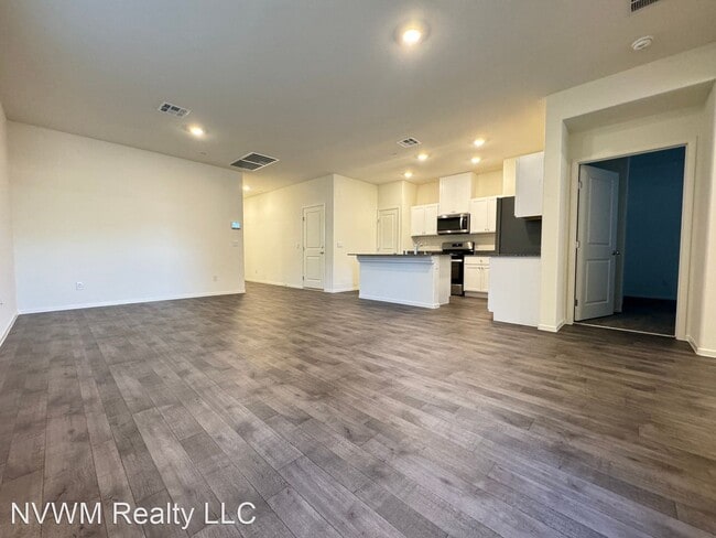 Foto del edificio - 2 br, 2 bath House - 1172 King Lark St