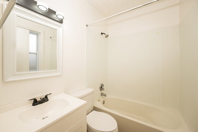 Building Photo - 4495 W 137th St