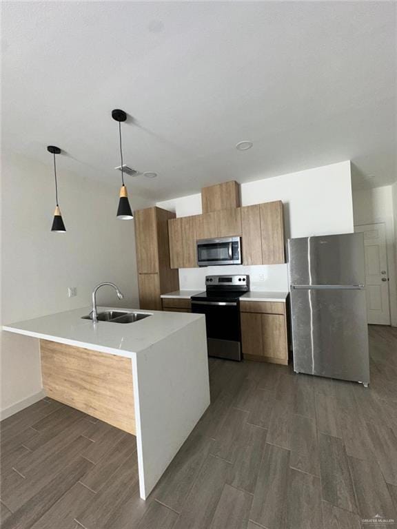 Building Photo - 1204 W Platinum Dr