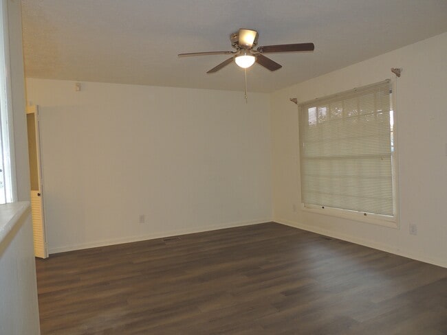 Foto del edificio - 1113 Strickland Bridge Rd