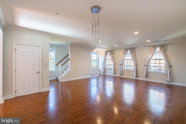 Foto del edificio - 212 Commodore Court