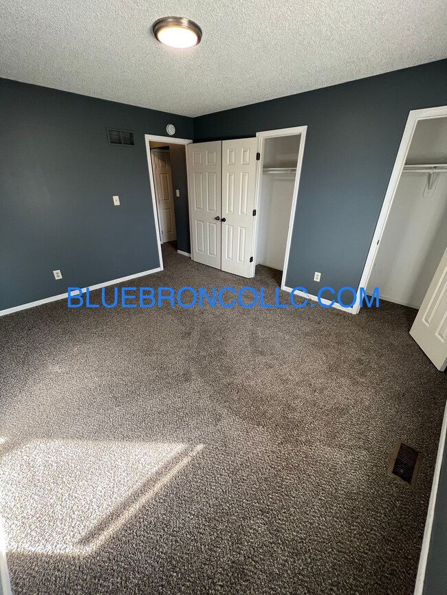 Foto del edificio - New flooring and fresh paint in the newly ...