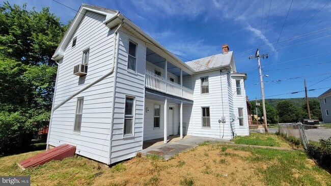 Building Photo - 4300 Main St