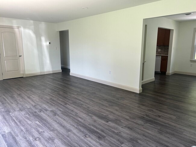Building Photo - Beautiful Single Family Home