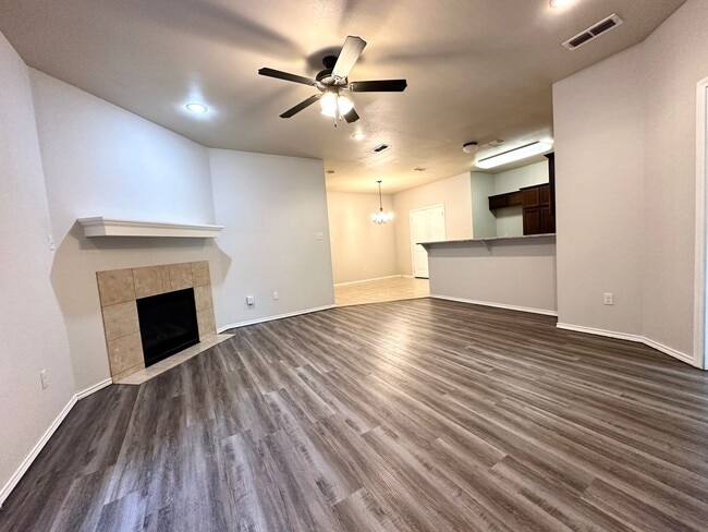 Building Photo - 3 bed 2 bath 2 car garage - Cooper ISD