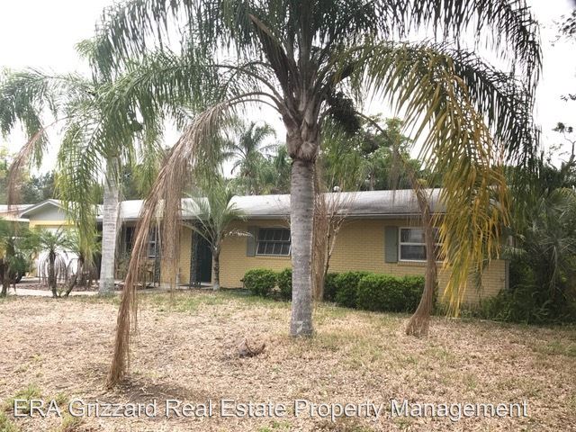 Primary Photo - 520 Camelia Ln